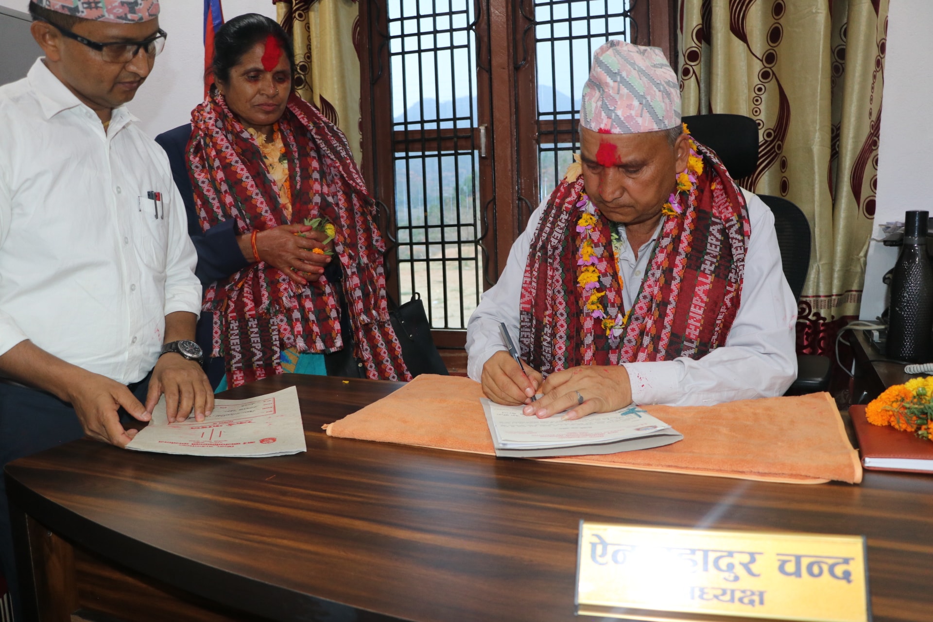 सम्पत्ति विवरण सार्वजनिक गर्दै जनप्रतिनिधिहरू, सिम्ताका अध्यक्षसँग मोटरसाइकल र ८ हजार रुपैयाँ